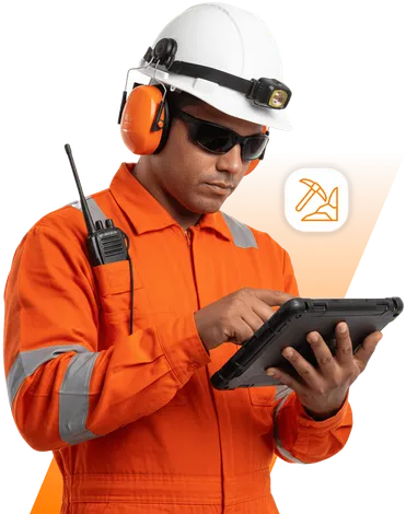Homem de boné utilizando um tablet